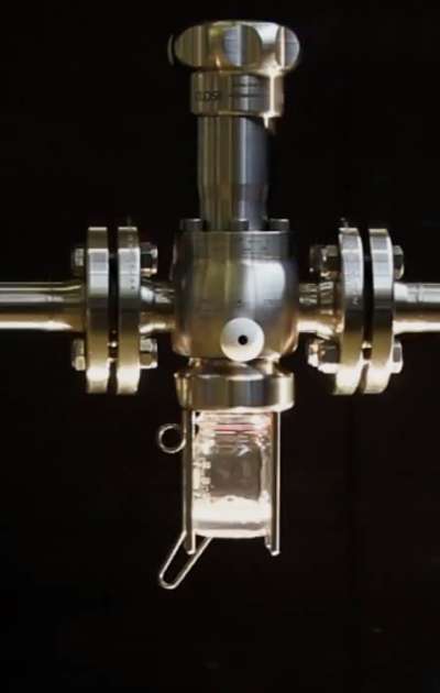 A stable liquid - needle adapter attached to a sample valve