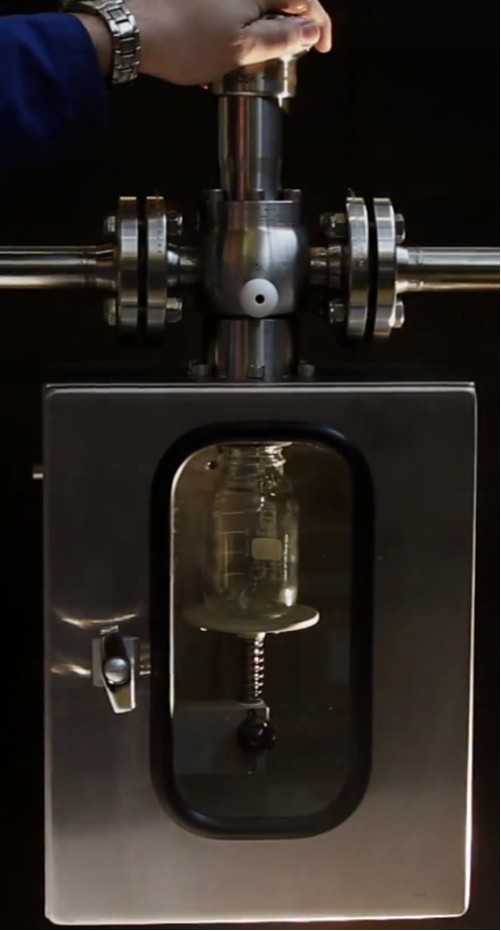 A stable liquid - safety cabinet attached to a sample valve